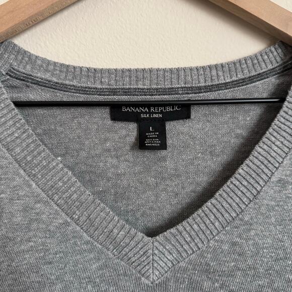 Banana Republic Men Gray Silk Linen Blend V-Neck Longsleeve Top Shirt Size Large - Picture 2 of 11